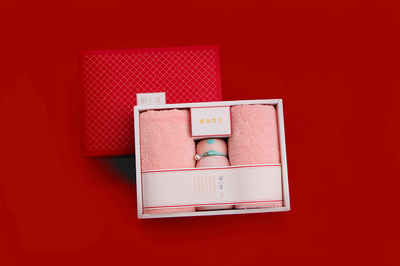 初爱品牌2018年春节礼盒包装设计 温润生活，上德嘉禾之品味呈现